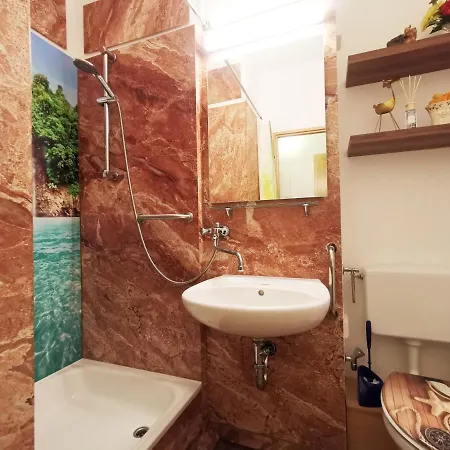 Ferien-und Gaestewohnung דירה ראדבול